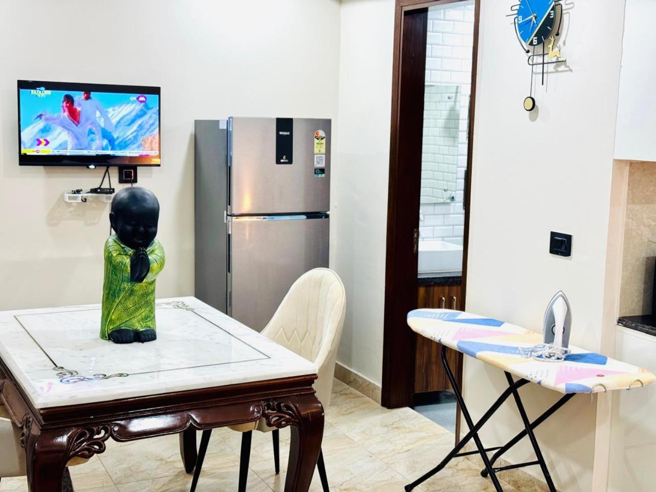 Apartment Fortune Service Studio, J-267 Saket New Delhi