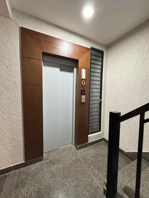 Apartment Fortune Service Studio, J-267 Saket *